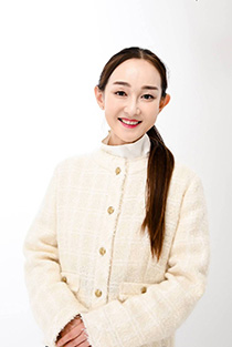 塚田恵理子（フリーアナウンサー、司会者、ナレーター）